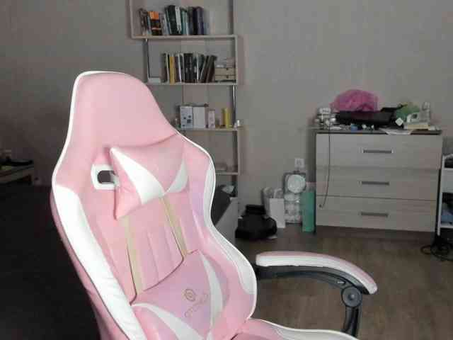 Mary-Cherry webcam