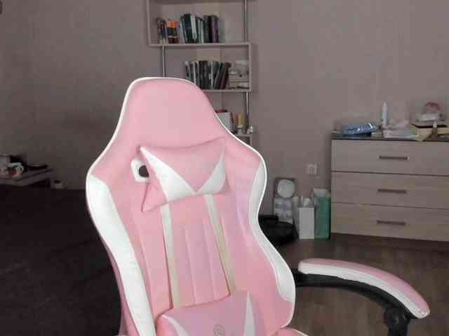 Mary-Cherry webcam