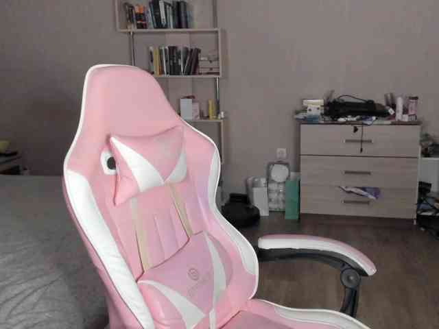 Mary-Cherry webcam