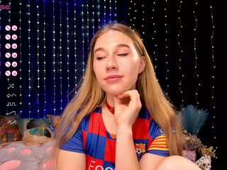 kiskaWEDNESDAY Porn Show