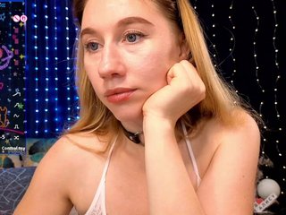 kiskaWEDNESDAY Porn Show