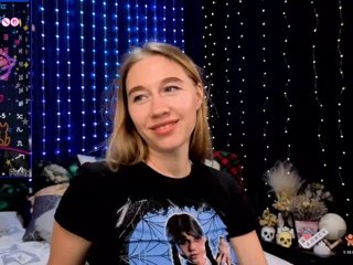 kiskaWEDNESDAY Porn Show