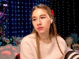 kiskaWEDNESDAY Porn Show