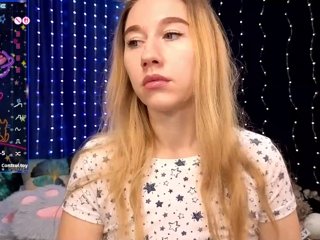 kiskaWEDNESDAY Porn Show