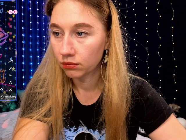 kiskaWEDNESDAY — live female cam