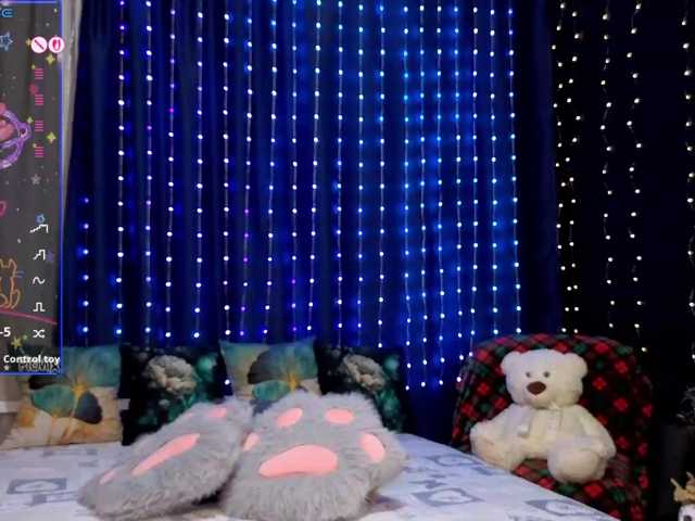 kiskaWEDNESDAY live cam preview