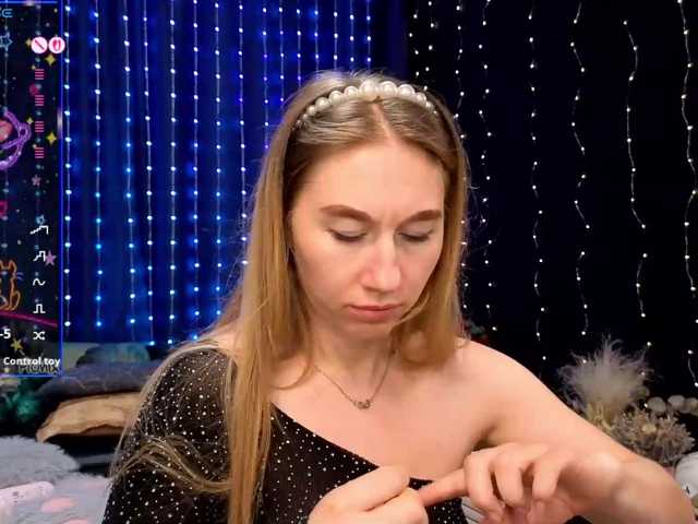 kiskaWEDNESDAY live cam preview
