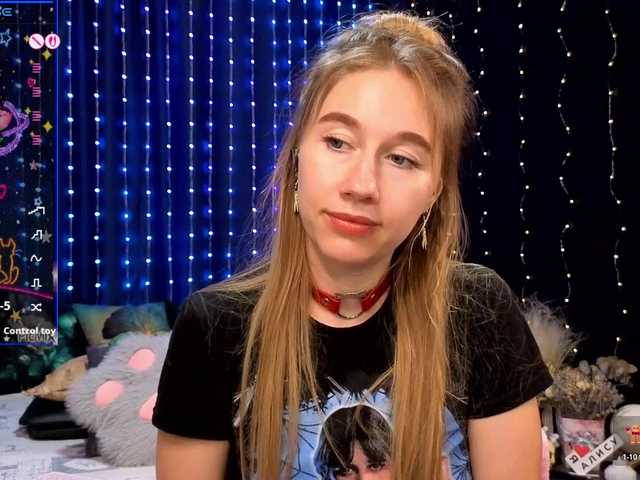 kiskaWEDNESDAY — live female cam