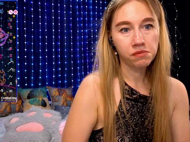 kiskaWEDNESDAY live cam preview