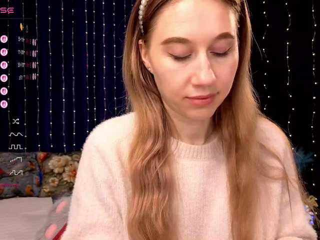 le modèle kiskaWEDNESDAY est en webcam porno dans un show sur le site bongacams, il possède les tags suivants: White/Caucasian,Blonde,Shaved
