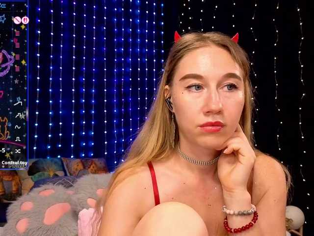 kiska-wansday07 live cam on BongaCams