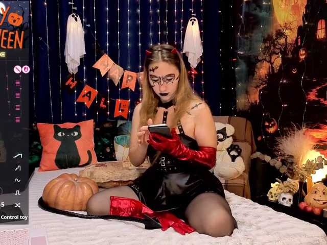 kiskaWEDNESDAY live cam on BongaCams