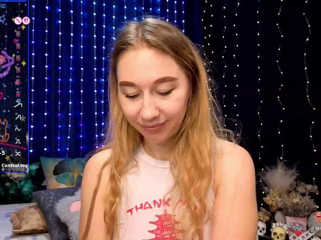 kiskaWEDNESDAY live cam preview