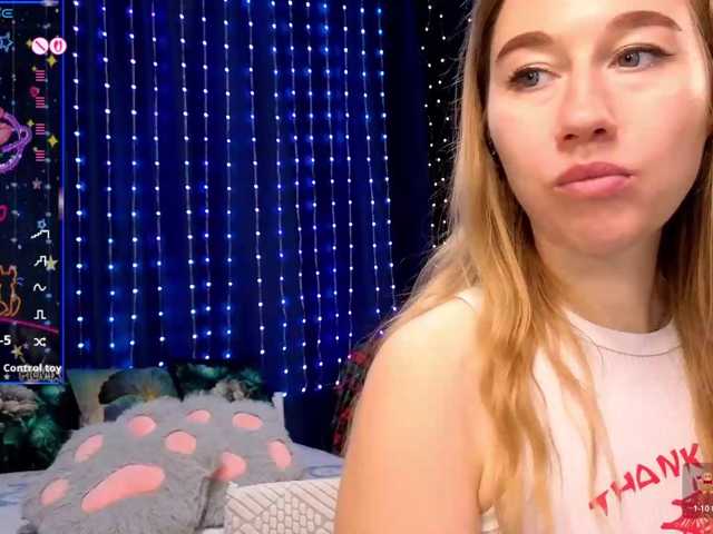 kiskaWEDNESDAY live cam preview