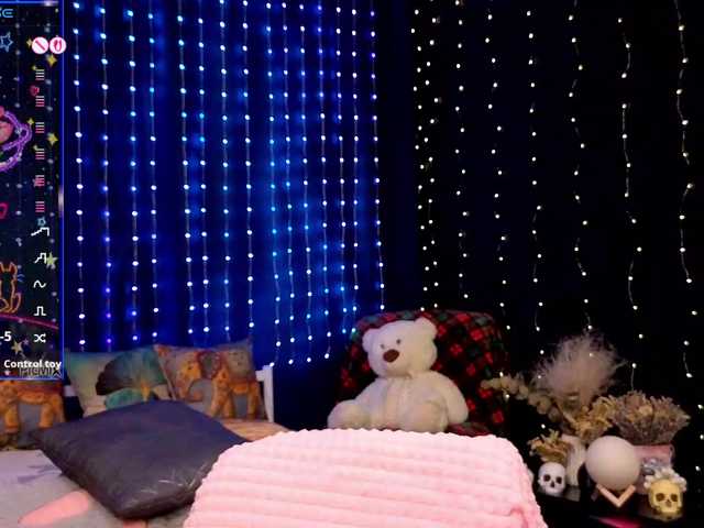 kiskaWEDNESDAY live webcam show