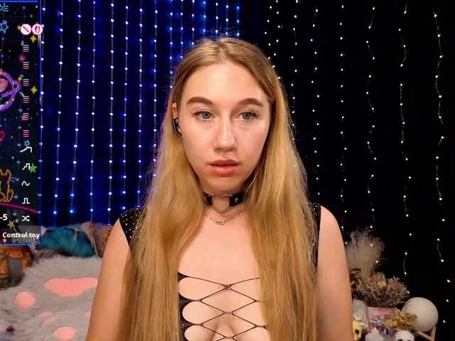 kiska-wansday07 live cam on BongaCams