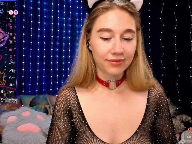 kiskaWEDNESDAY live cam preview