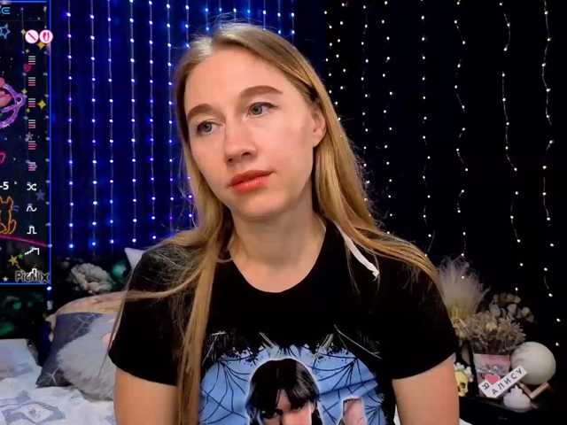 kiskaWEDNESDAY live cam preview