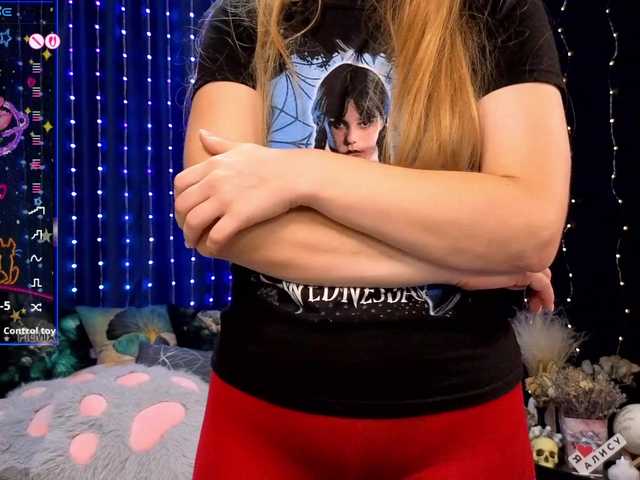 kiskaWEDNESDAY — live female cam