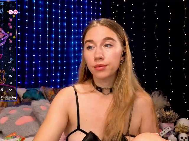 kiska-wansday07 live cam on BongaCams