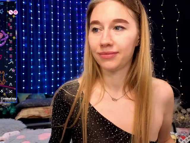 kiskaWEDNESDAY live cam preview
