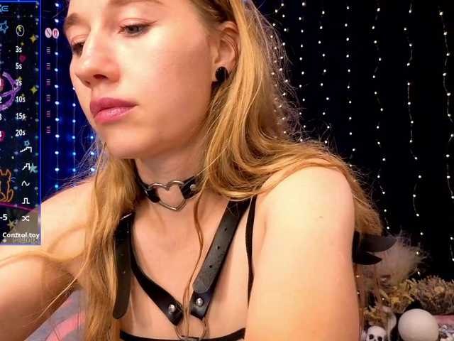 kiskaWEDNESDAY live webcam show