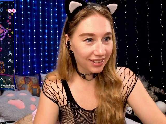 kiska-wansday07 live cam on BongaCams