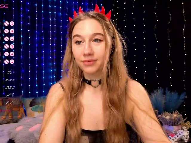 kiska-wansday07 live cam on BongaCams