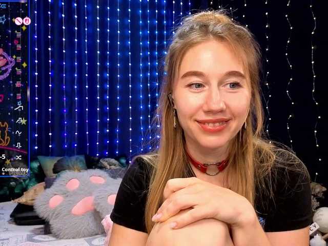 kiskaWEDNESDAY — live female cam