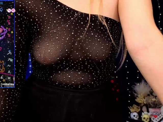 kiskaWEDNESDAY live cam preview