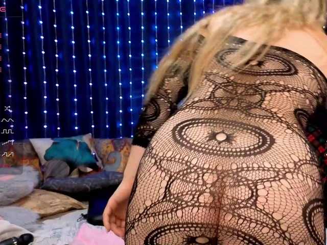 kiskaWEDNESDAY live cam preview