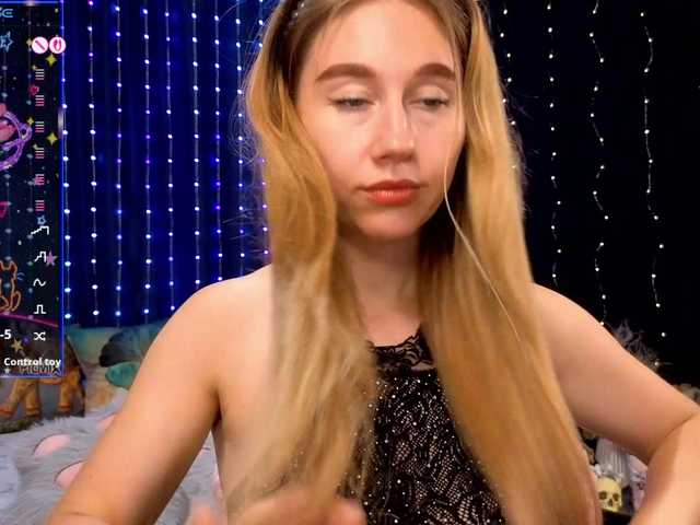 kiskaWEDNESDAY live cam preview