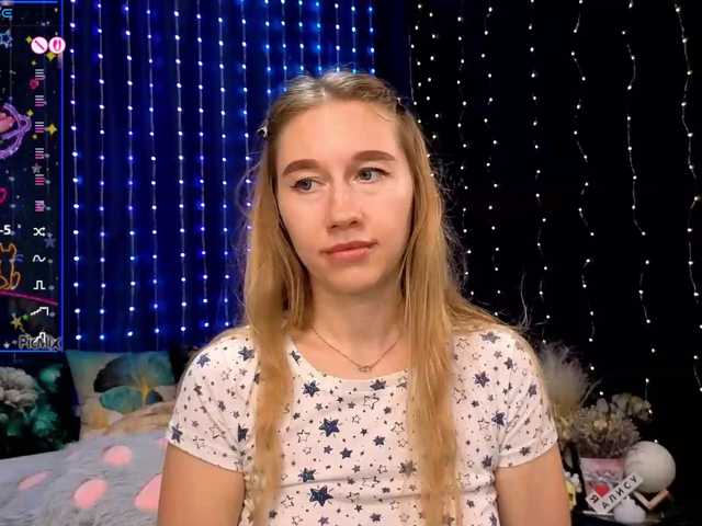 kiskaWEDNESDAY live cam preview