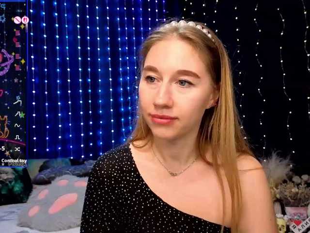 kiskaWEDNESDAY live cam preview