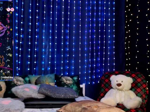 kiskaWEDNESDAY — live female cam