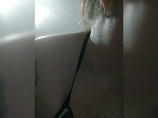 Cutecheeks live cam on BongaCams
