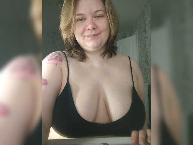 Cutecheeks live cam