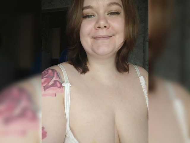 Cutecheeks's BongaCams show and profile
