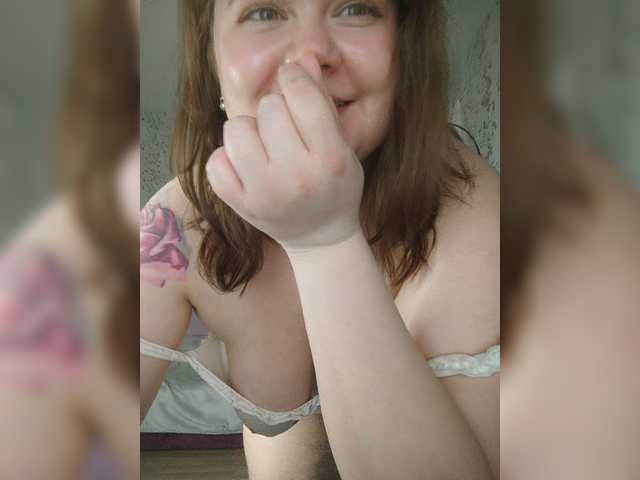 Cutecheeks live cam