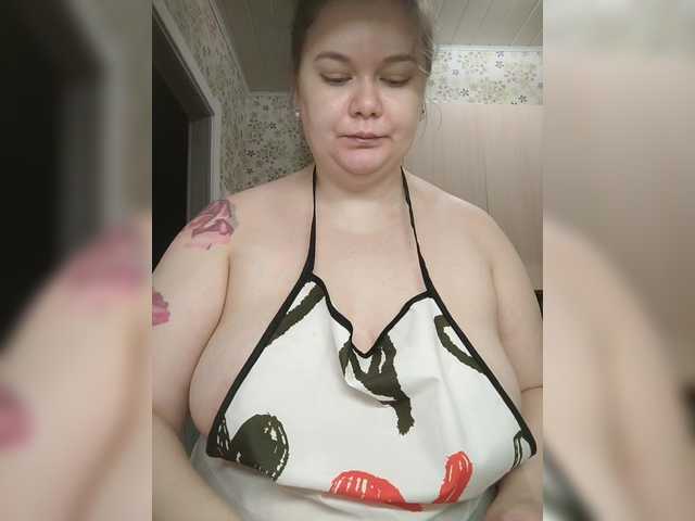 Cutecheeks live cam on BongaCams