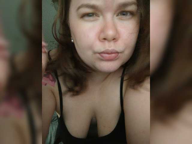 Cutecheeks live cam on BongaCams