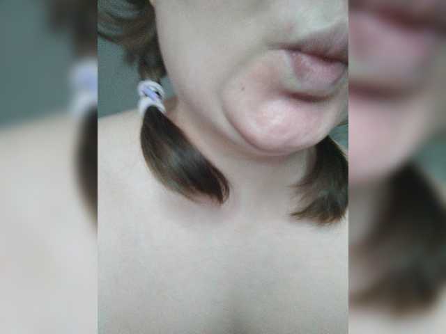 Cutecheeks live cam on BongaCams