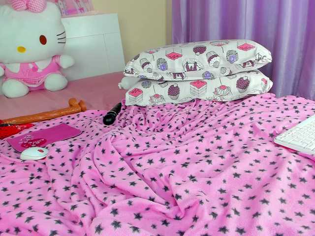 Kuraii live webcam show