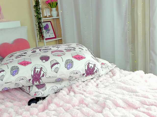 Kuraii live cam preview