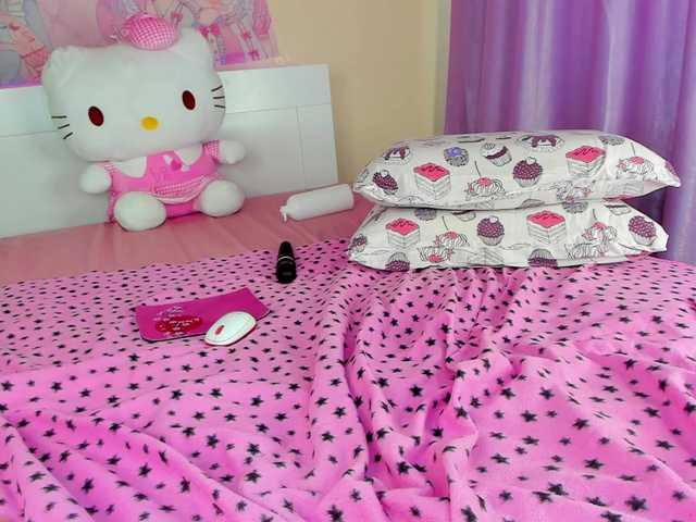 Kuraii live webcam show