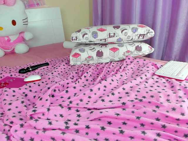 Kuraii live webcam show