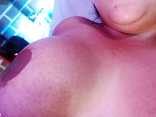 GatuSexx live webcam show