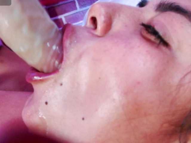 GatuSexx live webcam show