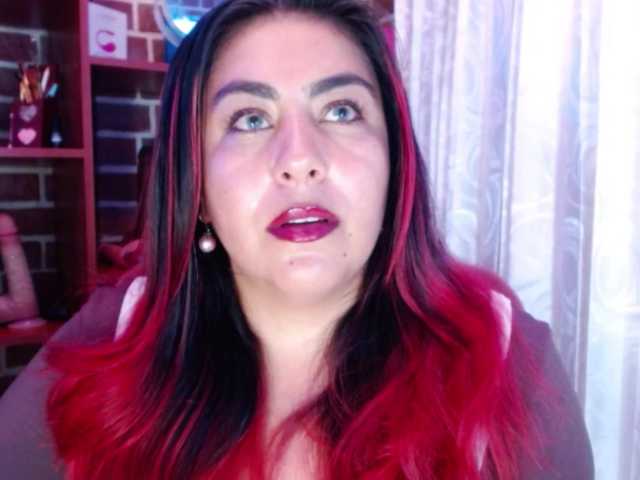 GatuSexx live webcam show