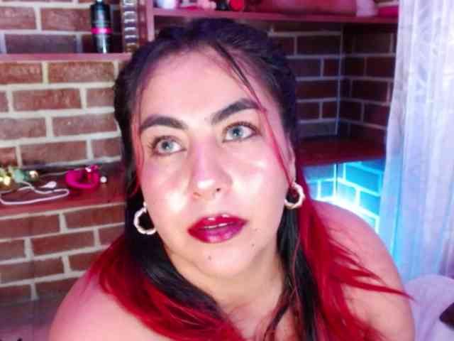GatuSexx webcam